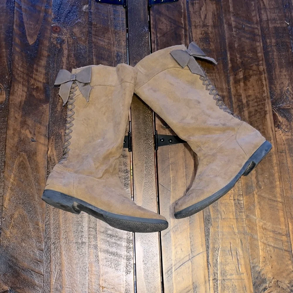 Kenneth Cole Girls Boots - Picture 1 of 13